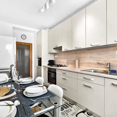 Apartmán Sunny For 4 - Balcony & Workspace *