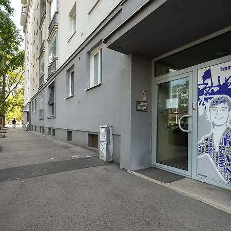 Sunny For 4 - Balcony & Workspace Bratislava